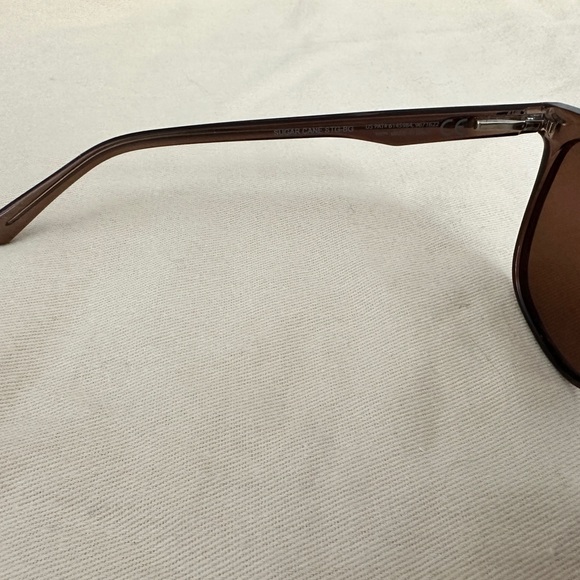 Maui Jim Sunglasses with Case. - Picture 4 of 6